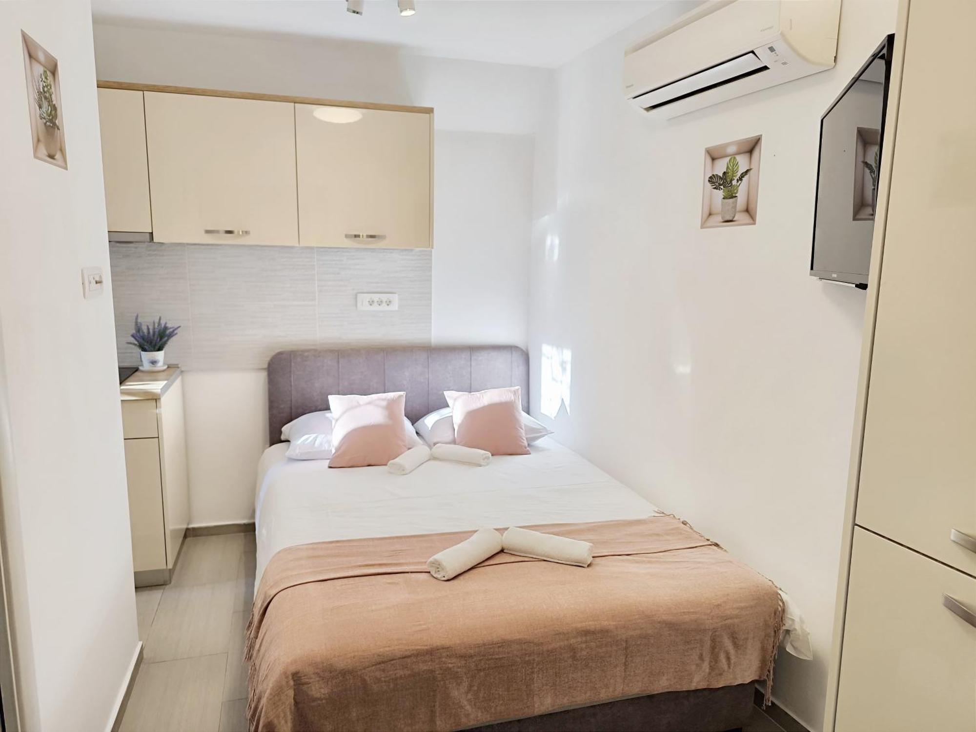 Central Apartment & Room Niko Split Exterior photo