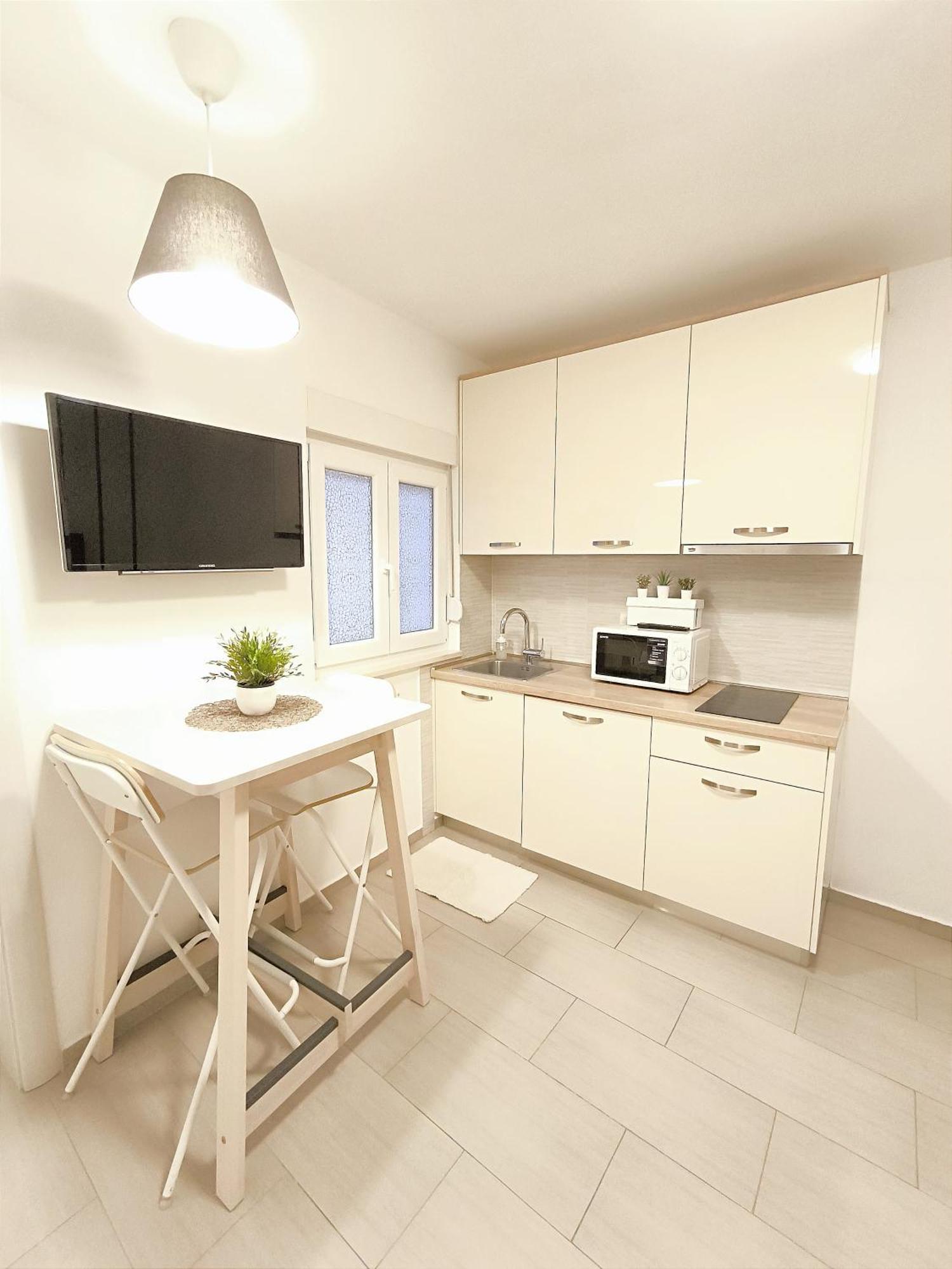 Central Apartment & Room Niko Split Exterior photo