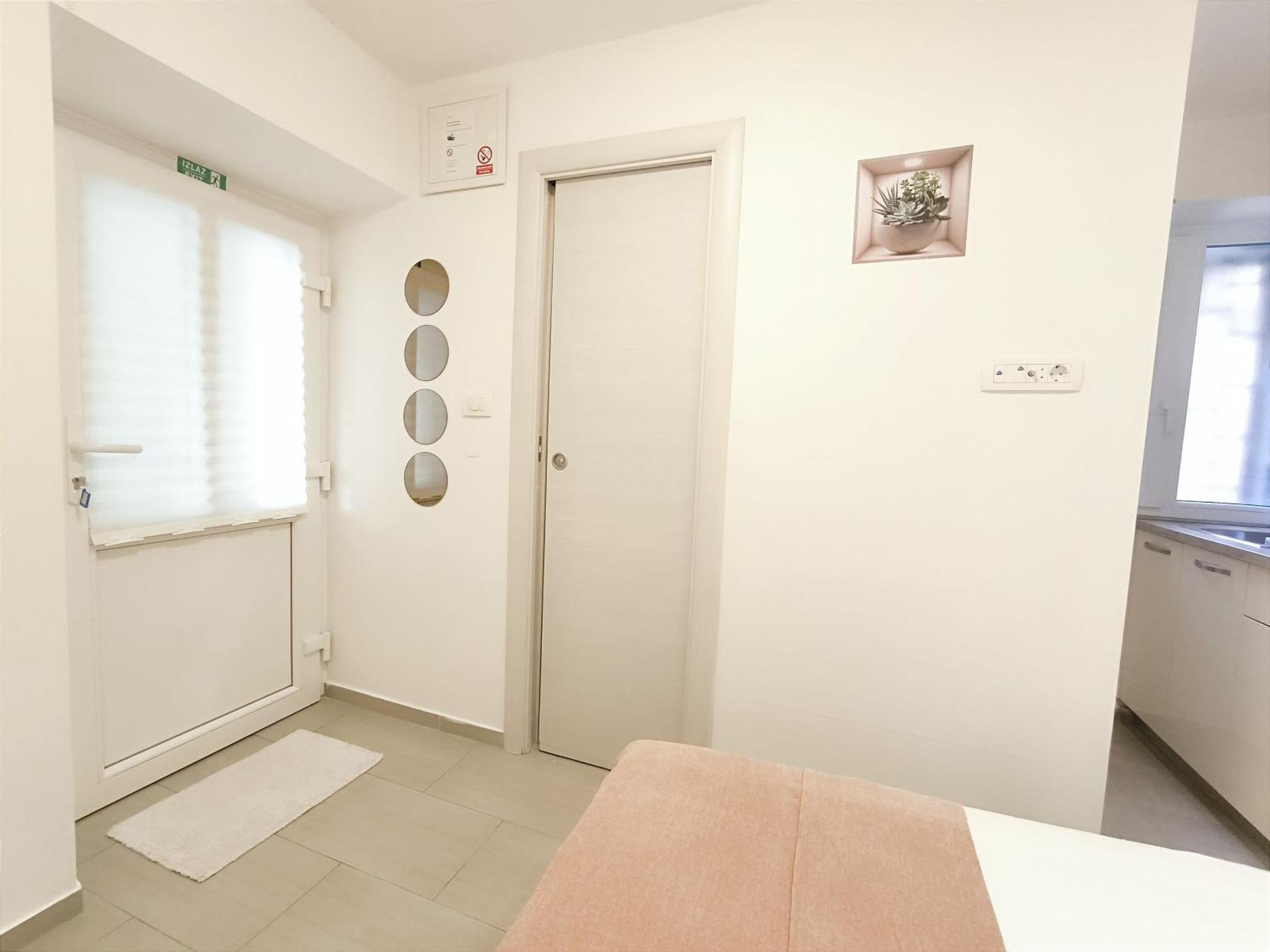 Central Apartment & Room Niko Split Exterior photo