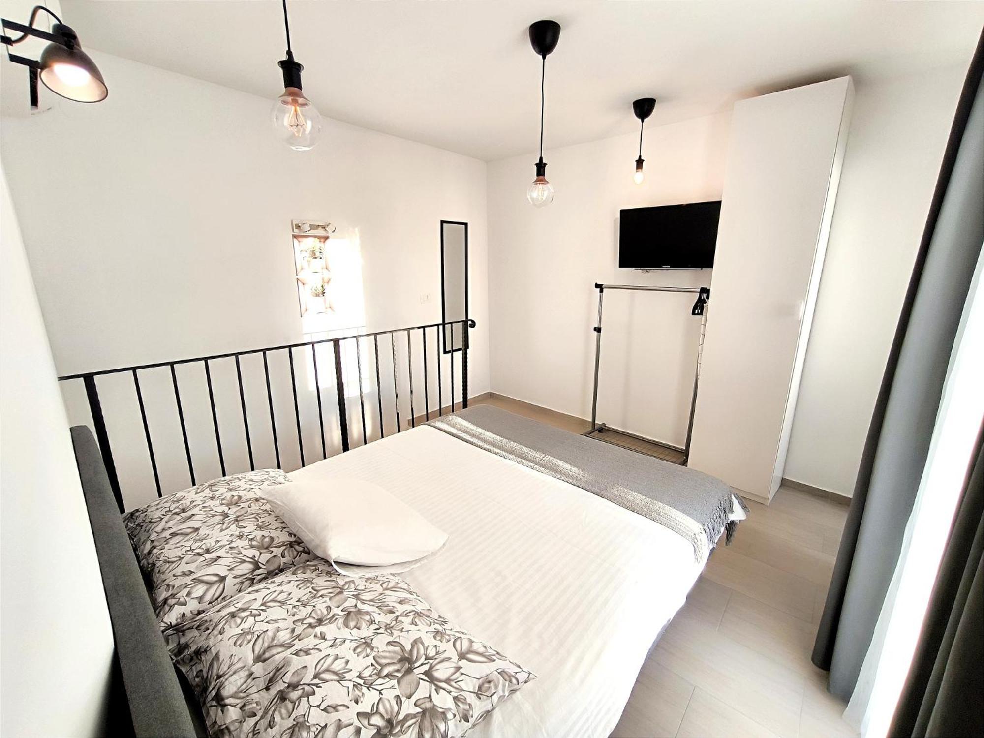 Central Apartment & Room Niko Split Exterior photo
